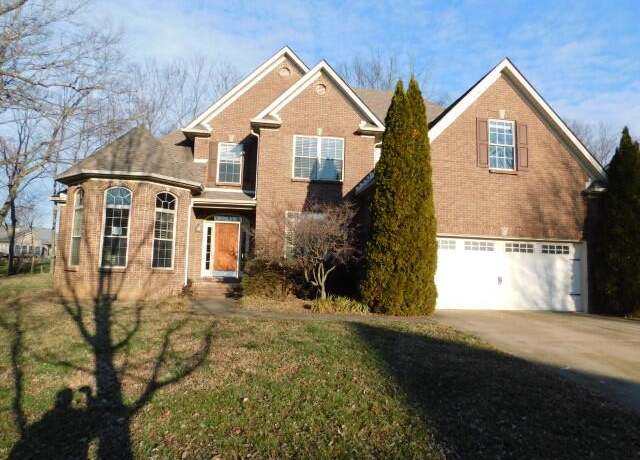 Property at 649 Seth Dr, Versailles, KY 40383, 5 beds, 3 baths