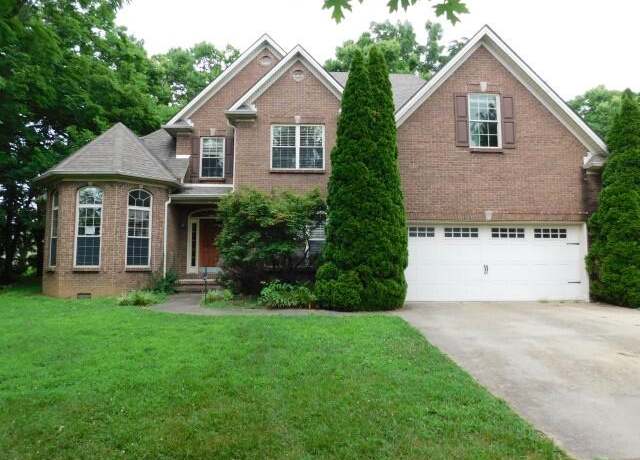 Property at 649 Seth Dr, Versailles, KY 40383, 5 beds, 3 baths