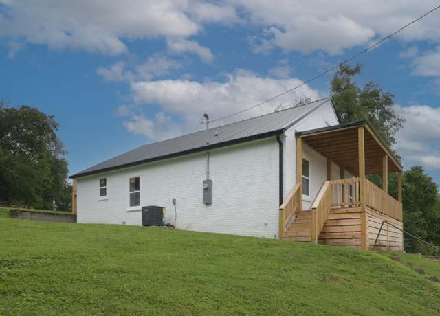 Property at 34 White Ave, Mount Sterling, KY 40353, 3 beds, 1 bath