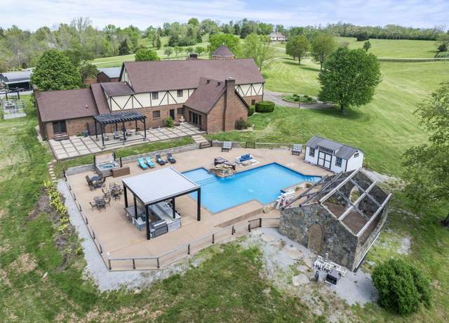 Property at 129 Adams Ln, Richmond, KY 40475, 5 beds, 4.5 baths