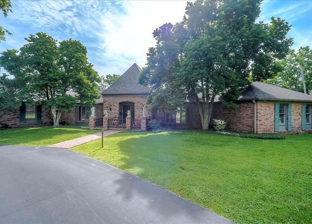 Property at 523 Leawood Dr, Frankfort, KY 40601, 3 beds, 3.5 baths