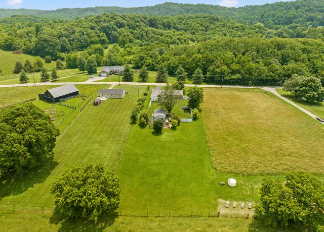 Property at 7830 Lebanon Rd, Danville, KY 40422, 3 beds, 2 baths