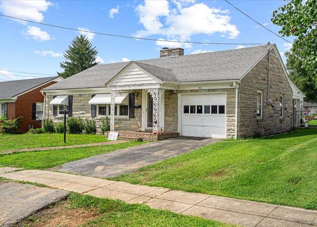 Property at 411 College Mnr, Harrodsburg, KY 40330, 3 beds, 1 bath