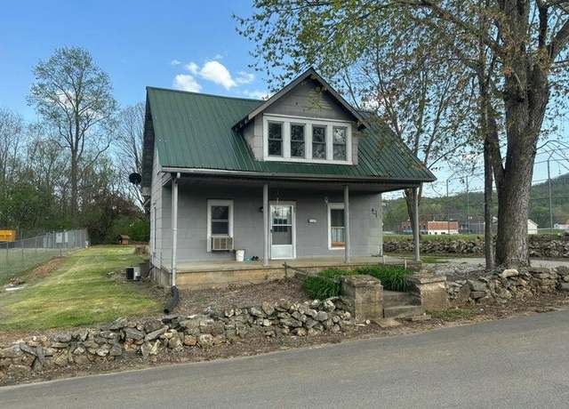 Property at 65 Cave St, Monticello, KY 42633, 4 beds, 1 bath