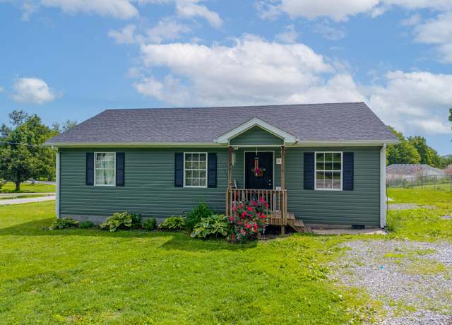 Property at 550 South Lucas St, Junction City, KY 40440, 3 beds, 2 baths