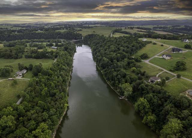 Property at 90 Meadow Point Dr, Lancaster, KY 40444