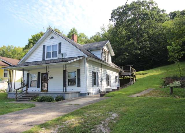 Property at 403 Broadway St, Irvine, KY 40336, 5 beds, 2 baths