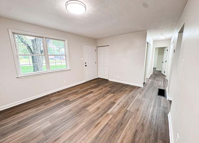 Property at 208 Creekside Ln, Frankfort, KY 40601, 3 beds, 1 bath