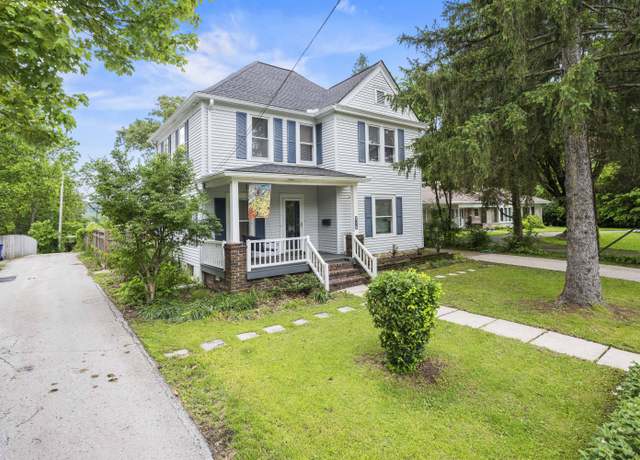 Property at 318 Jackson St, Berea, KY 40403, 5 beds, 4 baths