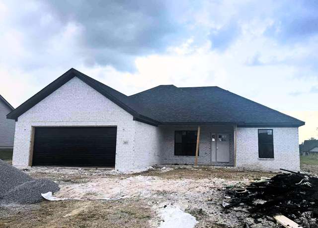 Property at 203 Navajo Dr, Richmond, KY 40475, 3 beds, 2 baths