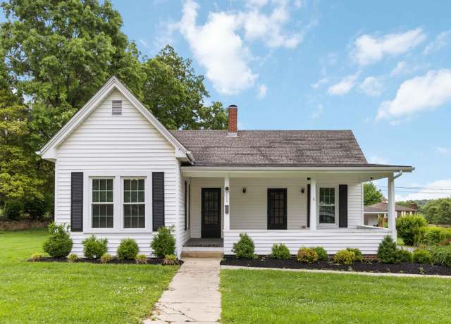 Property at 224 West First St, London, KY 40741, 2 beds, 2 baths