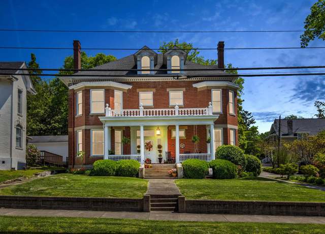 Property at 125 North Maysville St, Mt Sterling, KY 40353, 4 beds, 4.5 baths
