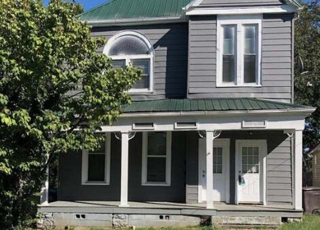 Property at 25 Hays St, Winchester, KY 40391, 5 beds, 3.5 baths