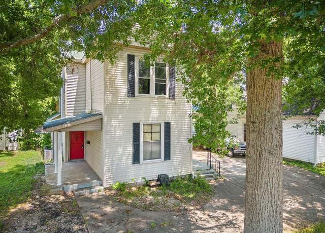 Property at 211 College St, Winchester, KY 40391, 4 beds, 2 baths