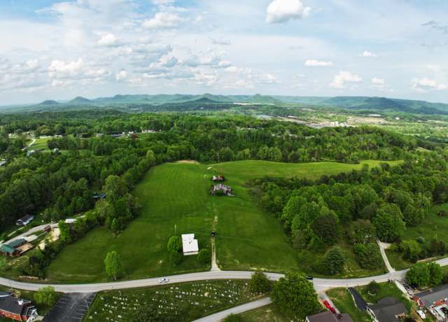 Property at 1600 Sand Hill Rd, Irvine, KY 40336, 2 beds, 2 baths