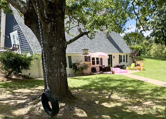 Property at 7120 N 127 Highway Hwy, Albany, KY 42602, 4 beds, 2 baths