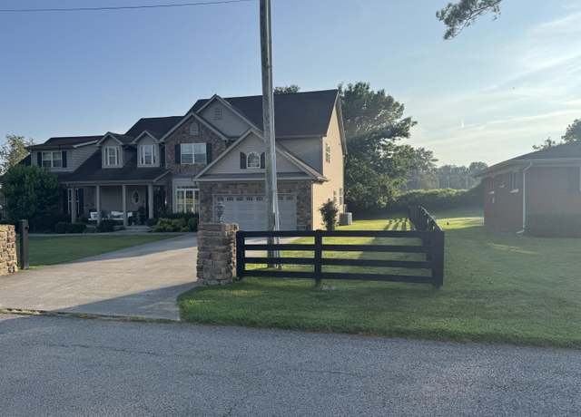 Property at 152 N 11th St, Williamsburg, KY 40769, 5 beds, 4 baths