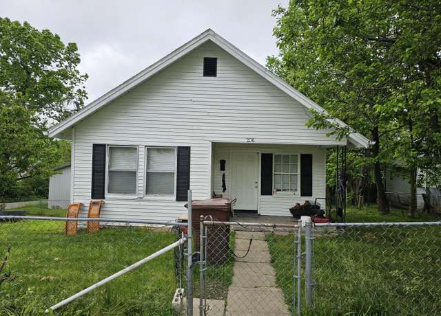 Property at 206 Chaplin Ave, Winchester, KY 40391, 2 beds, 1 bath