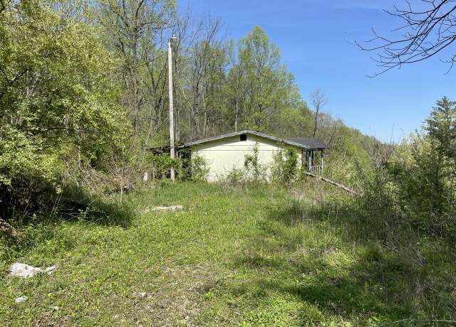 Property at 654 Napier Hollow Rd, Manchester, KY 40962, 2 beds, 1 bath