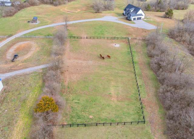 Property at 1390 Groggins Ferry Rd, Nicholasville, KY 40356, 4 beds, 3.5 baths
