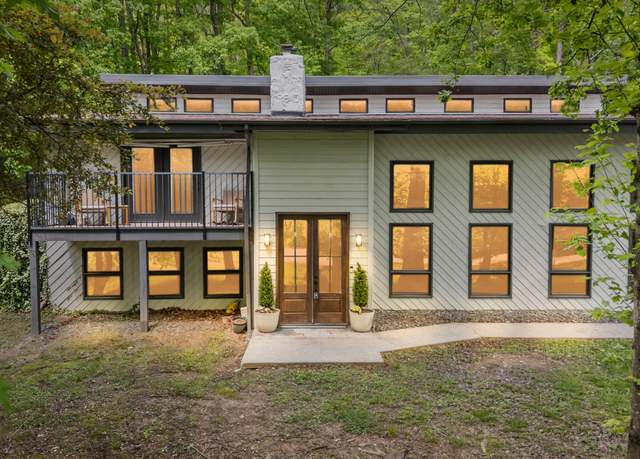 Property at 220 Pine Valley Dr, Berea, KY 40403, 3 beds, 3 baths