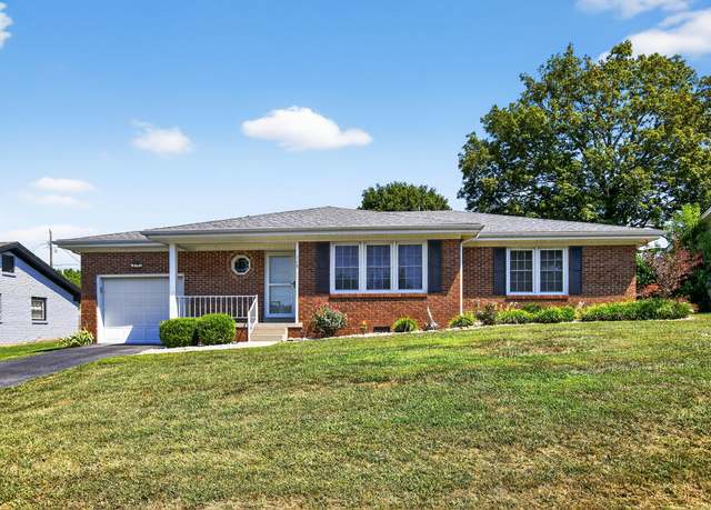 Property at 115 Pin Oak Dr, Lancaster, KY 40444, 3 beds, 2 baths