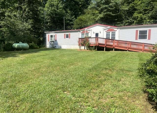 Property at 8491 Hogtown Hl, Morehead, KY 40351, 3 beds, 2 baths