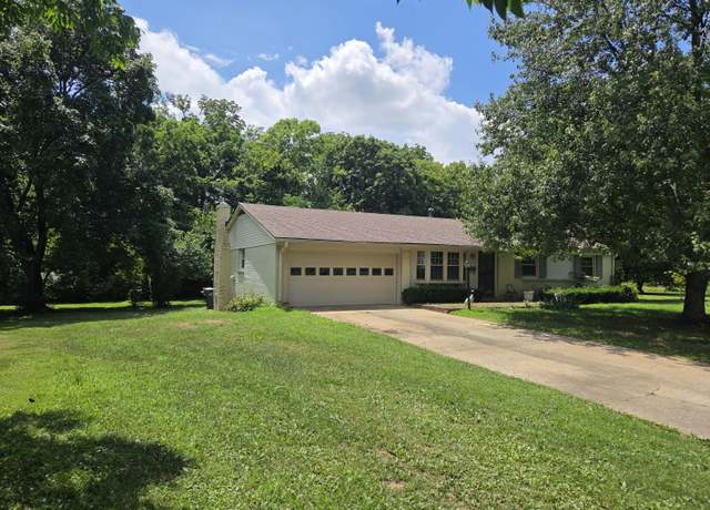 Property at 1502 Clarksdale Ct, Lexington, KY 40505, 3 beds, 2 baths