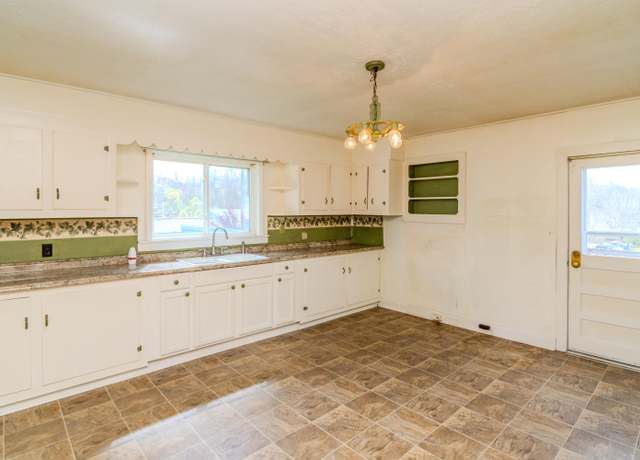 Property at 372 Ruth Ave, West Liberty, KY 41472, 3 beds, 1.5 baths