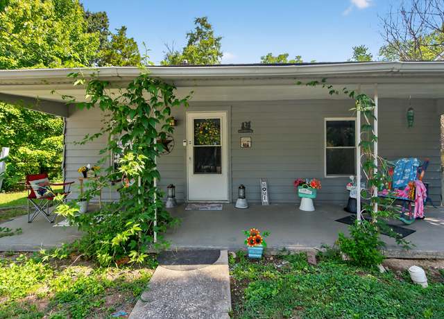Property at 40 Crawford St, Berea, KY 40403, 2 beds, 1 bath