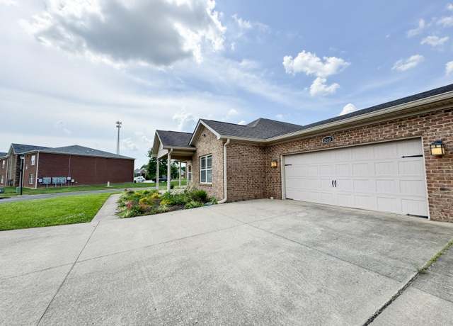 Property at 585 Regency Cir, Richmond, KY 40475, 2 beds, 2 baths
