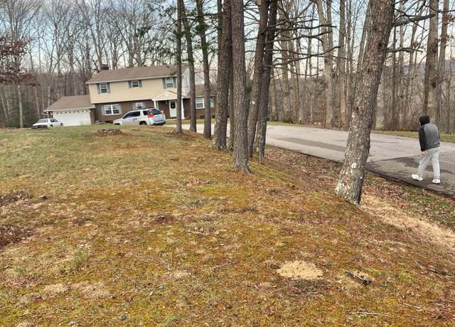 Property at 340 Circle Dr, Morehead, KY 40351
