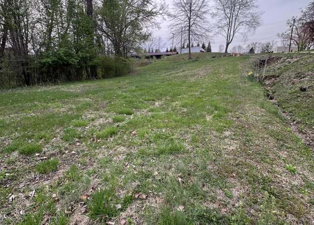Property at 661 Grand Ave, Beattyville, KY 41311
