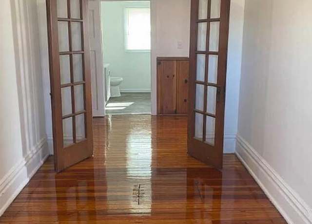Property at 1045 Alexander Rd, Frankfort, KY 40601, 2 beds, 1 bath