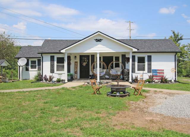 Property at 5600 Richmond Rd, Irvine, KY 40336, 2 beds, 2 baths