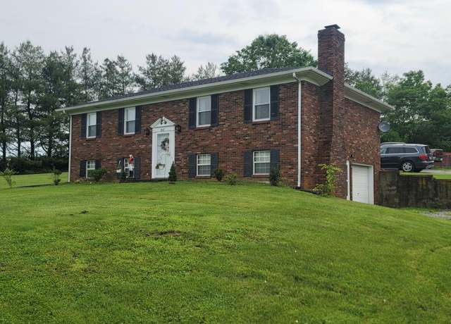 Property at 1267 Crab Orchard Rd, Lancaster, KY 40444, 4 beds, 1.5 baths