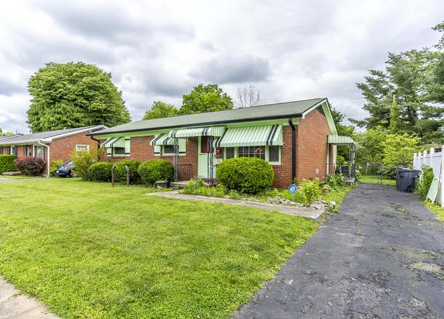 Property at 1941 Glengarry Way, Lexington, KY 40505, 3 beds, 1.5 baths