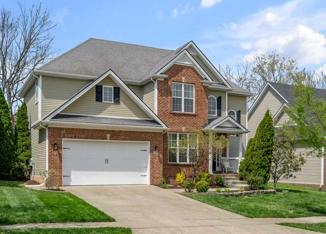 Property at 2240 Dunhill Ln, Lexington, KY 40509, 5 beds, 3 baths