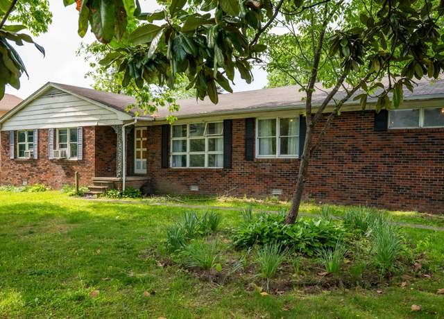 Property at 3202 West Cumberland Ave, Middlesboro, KY 40965, 3 beds, 2 baths