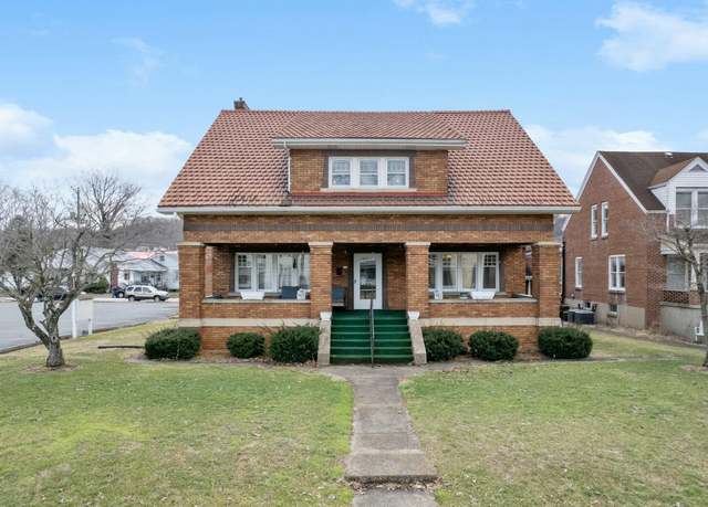 Property at 916 E 2nd St, Maysville, KY 41056, 3 beds, 1.5 baths