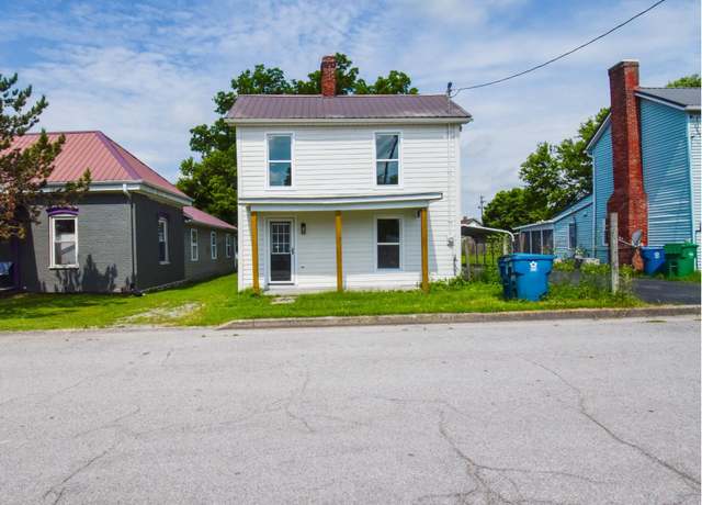 Property at 218 Fort St St, Harrodsburg, KY 40330, 2 beds, 1 bath