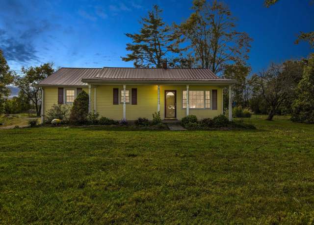 Property at 8865 Main St, Jeffersonville, KY 40337, 3 beds, 1 bath