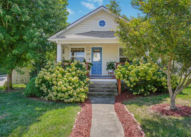 Property at 284 Bassett Ave, Lexington, KY 40502, 3 beds, 2 baths