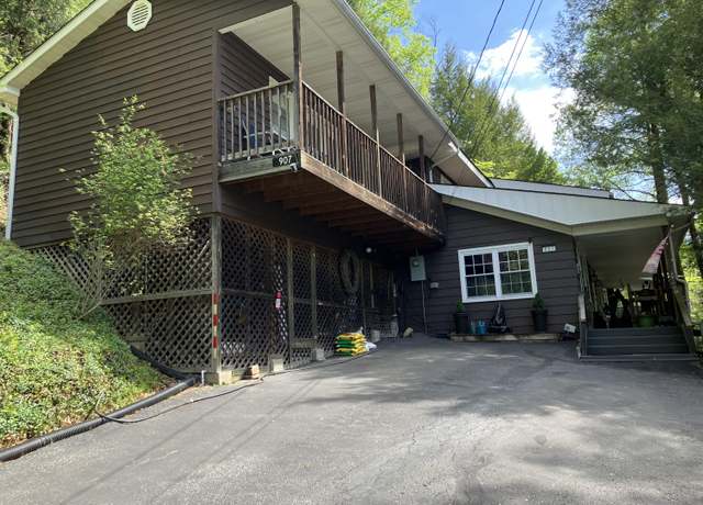 Property at 907 Augusta Dr, Cumberland, KY 40823, 4 beds, 3 baths