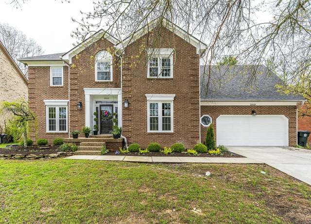 Property at 1050 Rockbridge Rd, Lexington, KY 40515, 6 beds, 3.5 baths