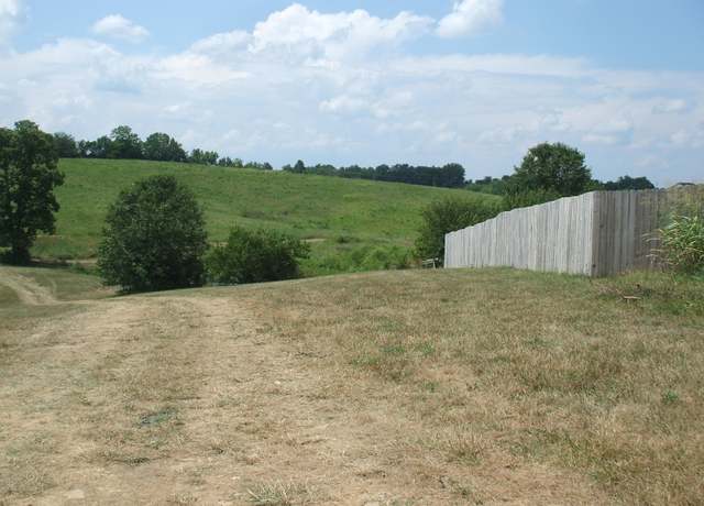 Property at 10 Sweet Briar Ct, Lawrenceburg, KY 40342