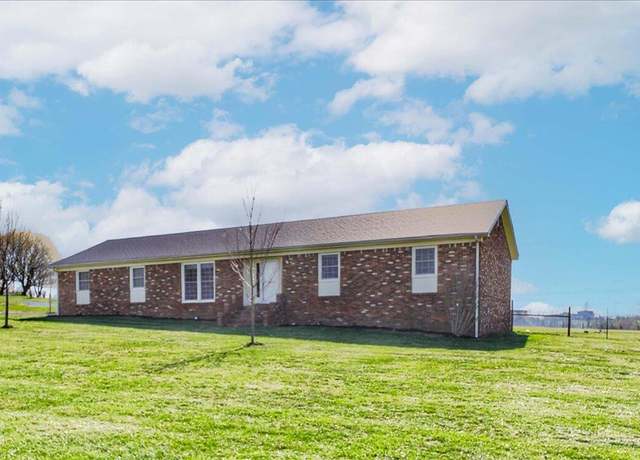 Property at 122 Sugar Creek Rd, Lancaster, KY 40444, 3 beds, 2 baths