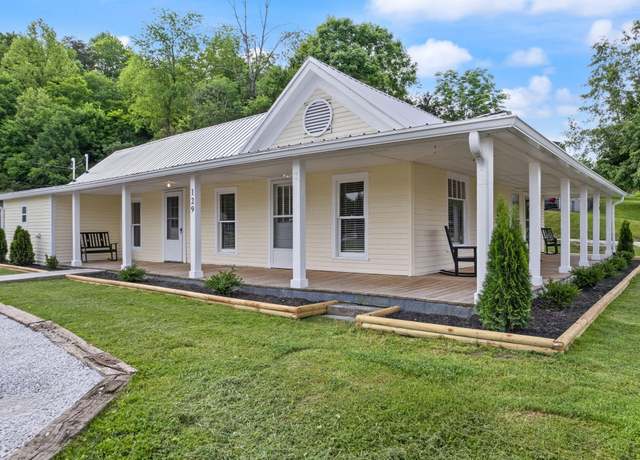 Property at 79 Washington St, Campton, KY 41301, 2 beds, 2 baths