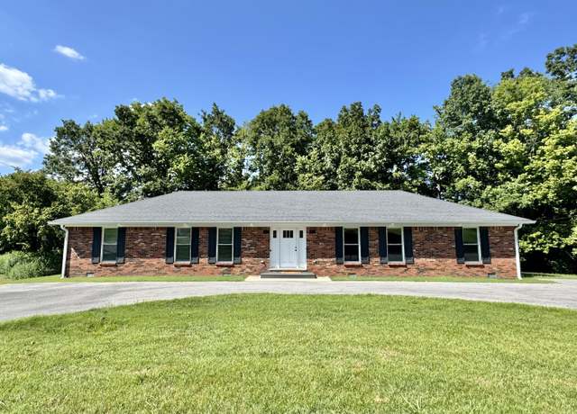 Property at 215 Mercer Ave, Harrodsburg, KY 40330, 4 beds, 4 baths