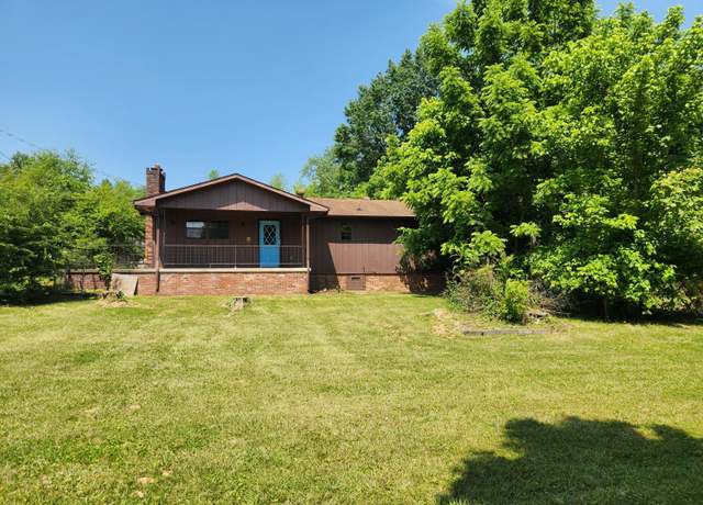 Property at 102 Holt Ave, Barbourville, KY 40906, 3 beds, 1.5 baths